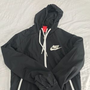 Black and white Nike nylon jacket. Sz M